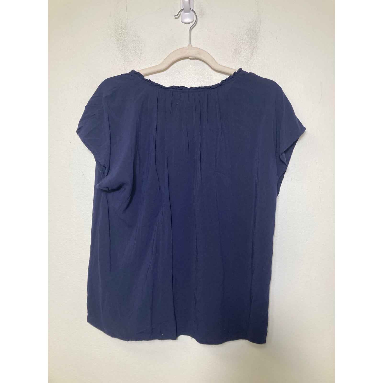 Velvet Navy V Neck Cap Sleeve Top Sz M