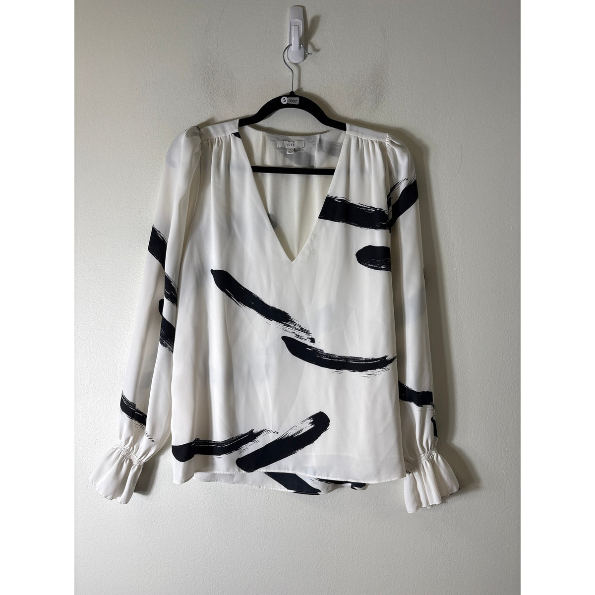 Joie Black and White Abstract Print Long Sleeve V-Neck Shirt Sz M