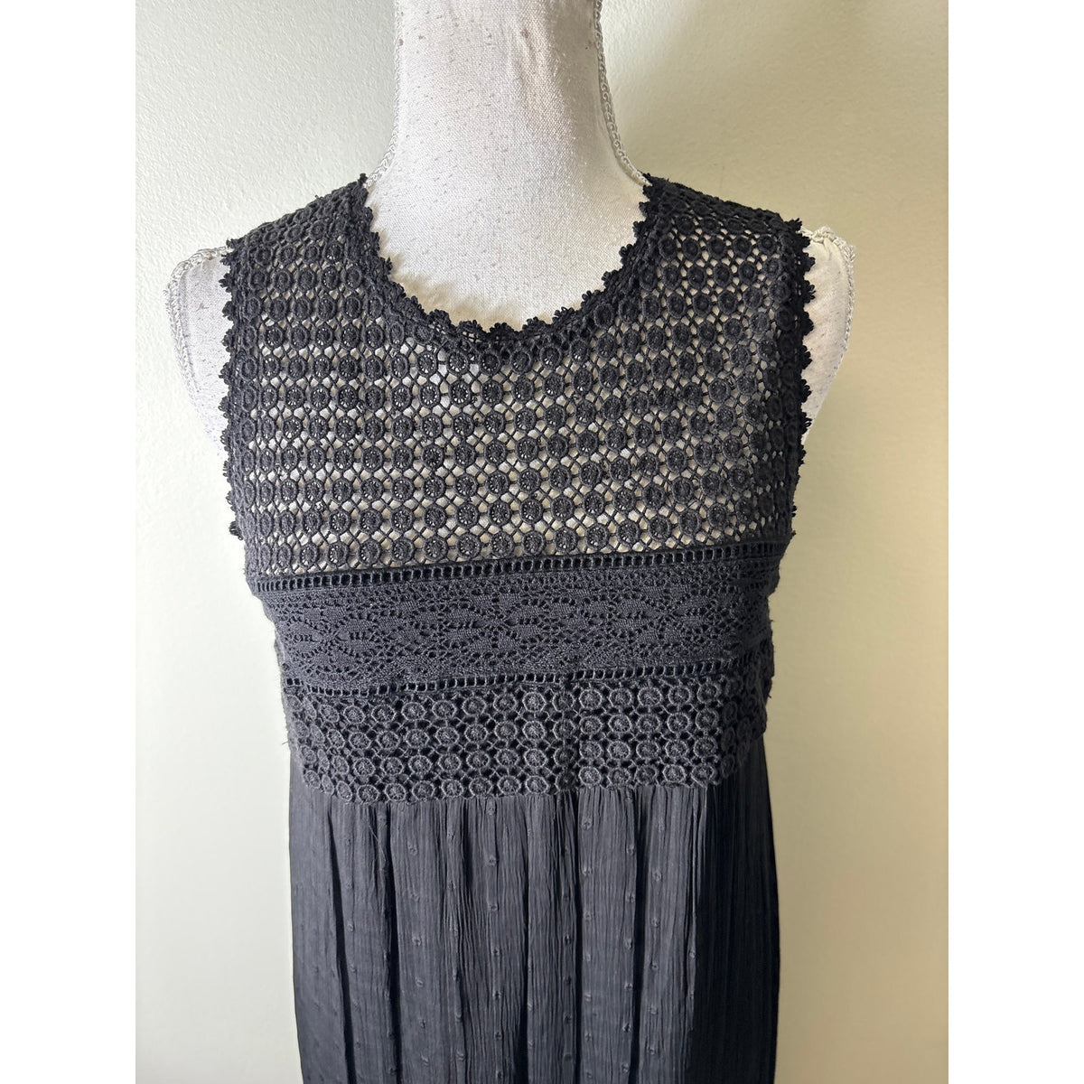 Anthropologie Black Eyelet/Lace Chest Sleeveless Maxi Dress Sz 2