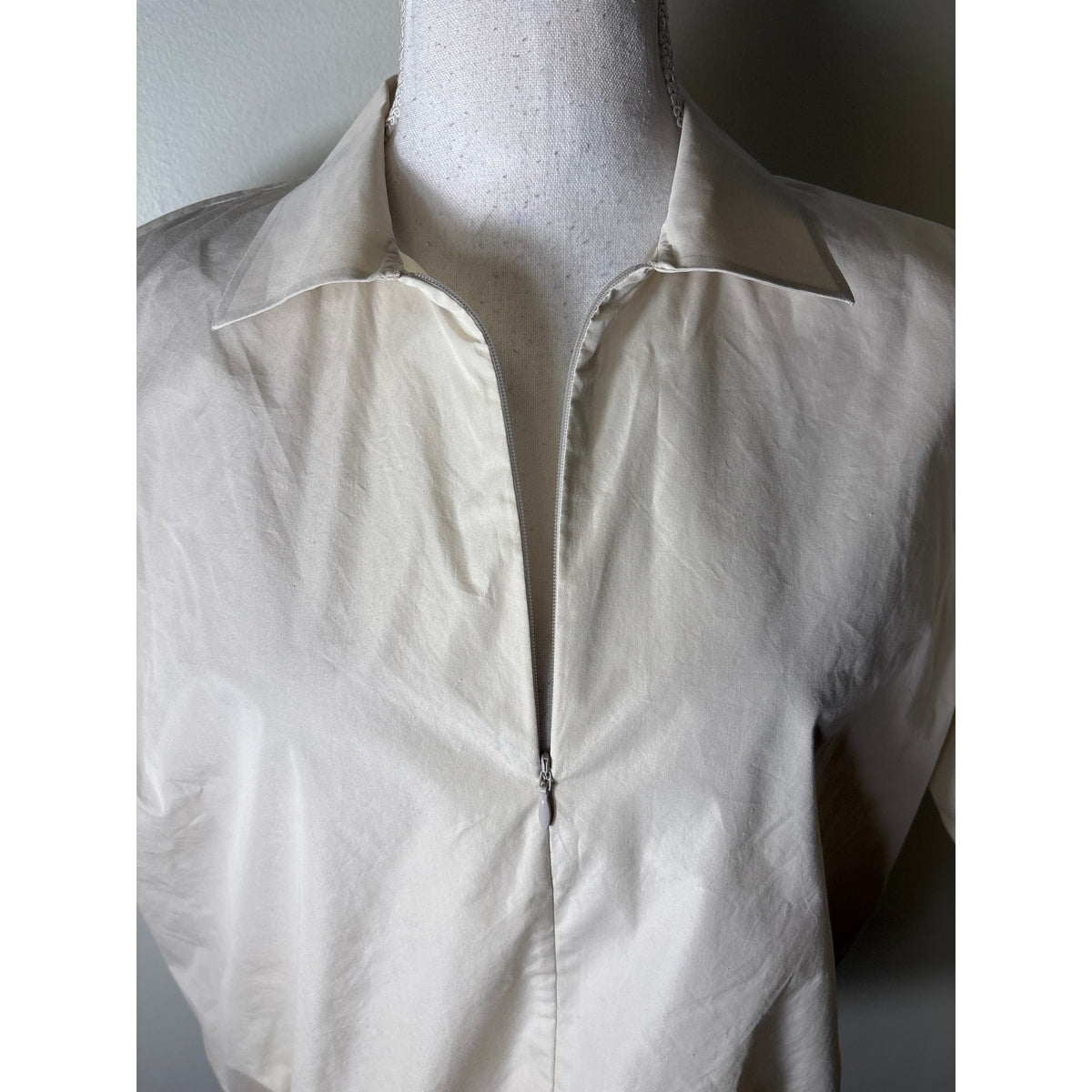 Tory Burch Light Stone/Khaki Zip Front Top Sz 8