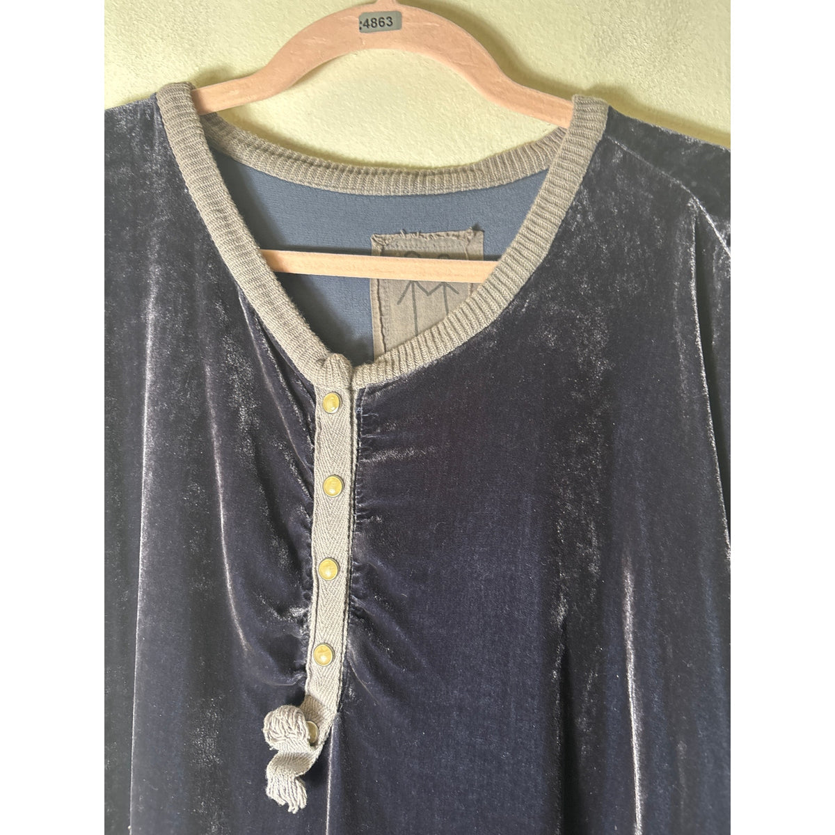 Pete & Greta Black Velvet Mixed Media top sz M