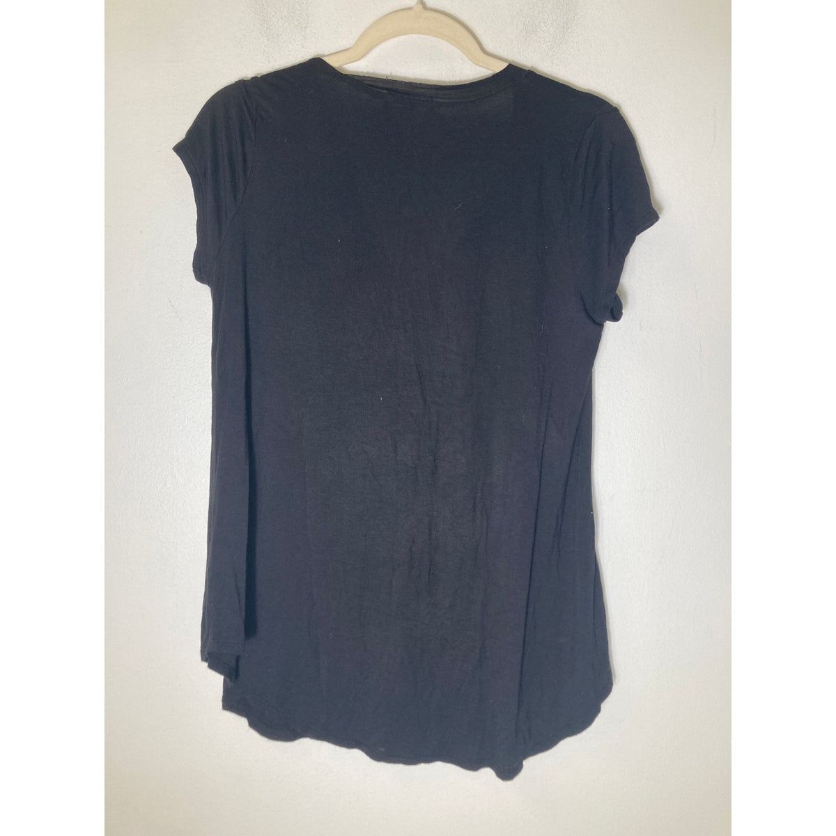 Bordeaux Black V Neck Tee Sz S