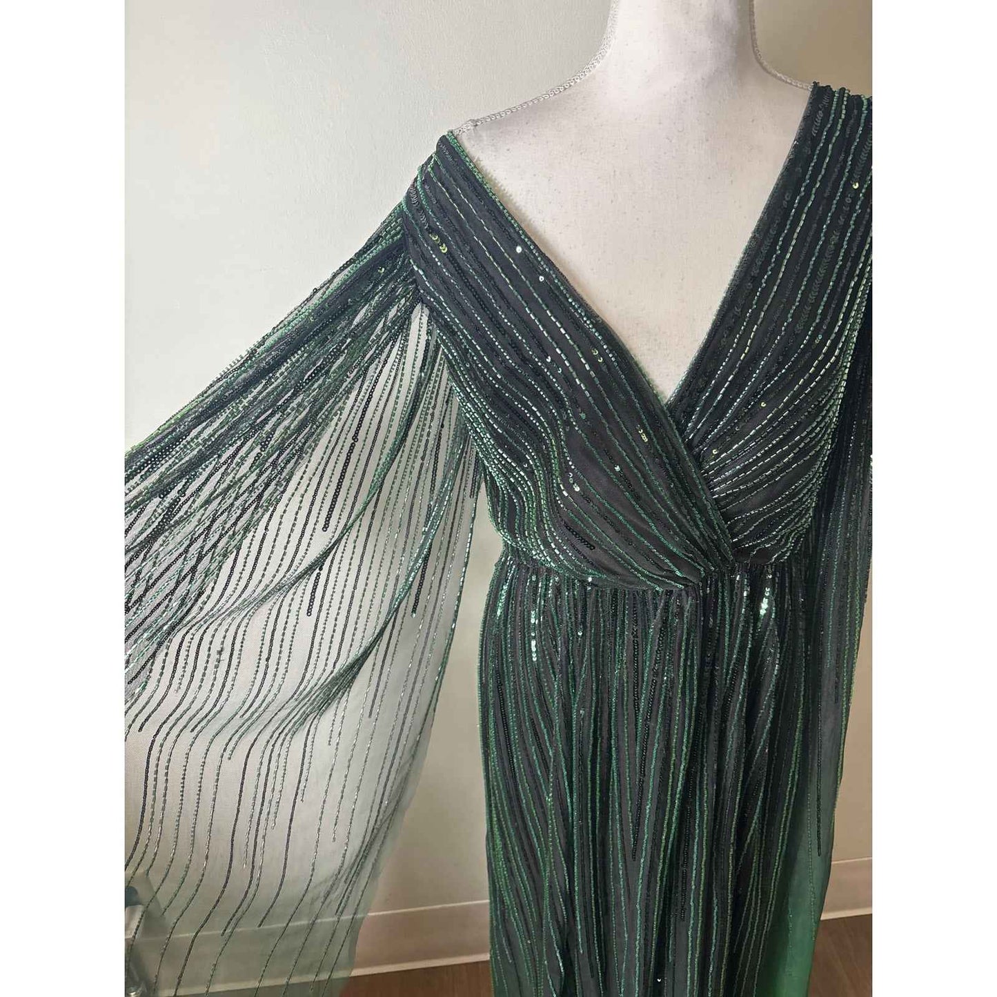 Marchesa Notte Black and Green V-Neck Floor Length Sleeveless Gown Sz 10