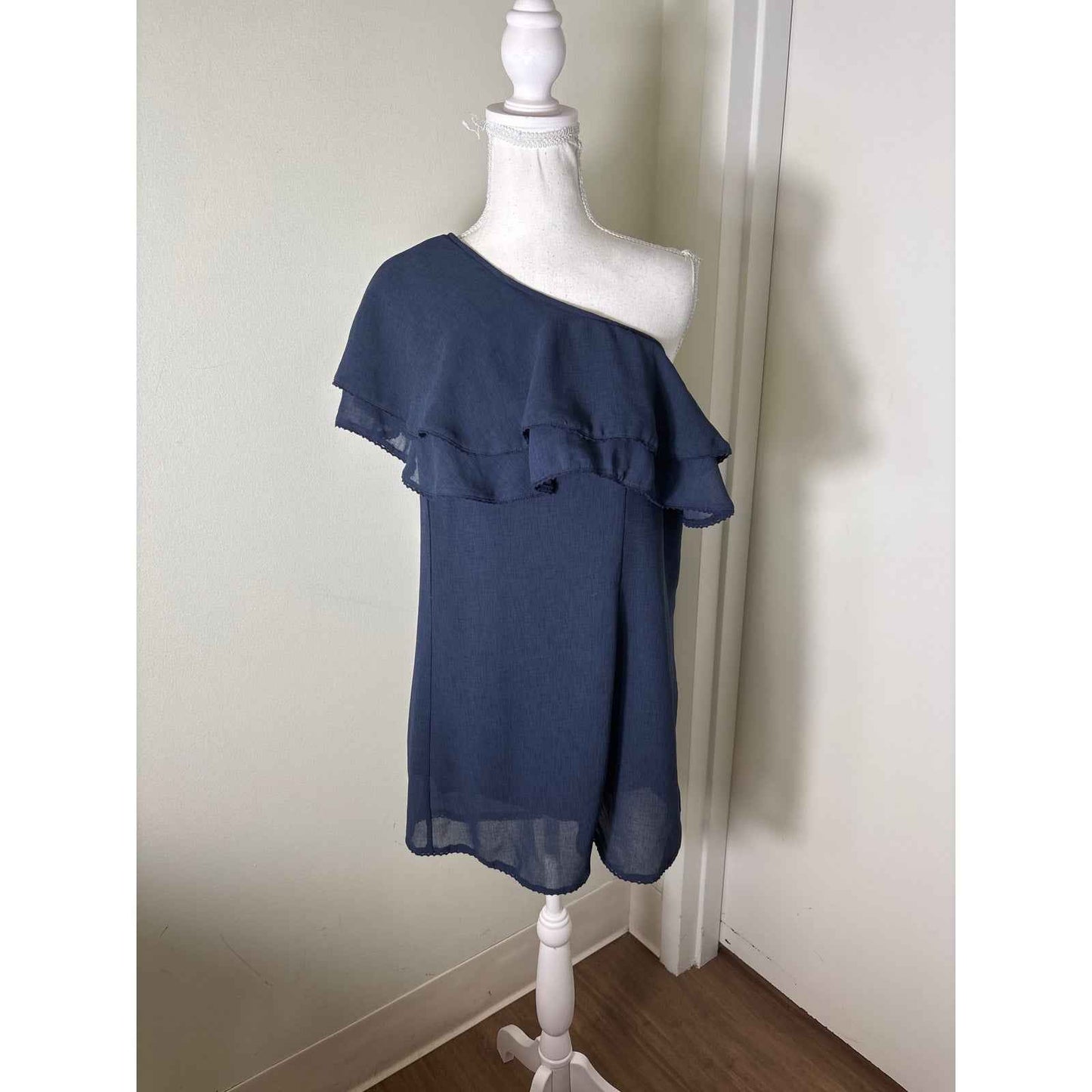 Honey Bella Navy One Shoulder Romper Sz L