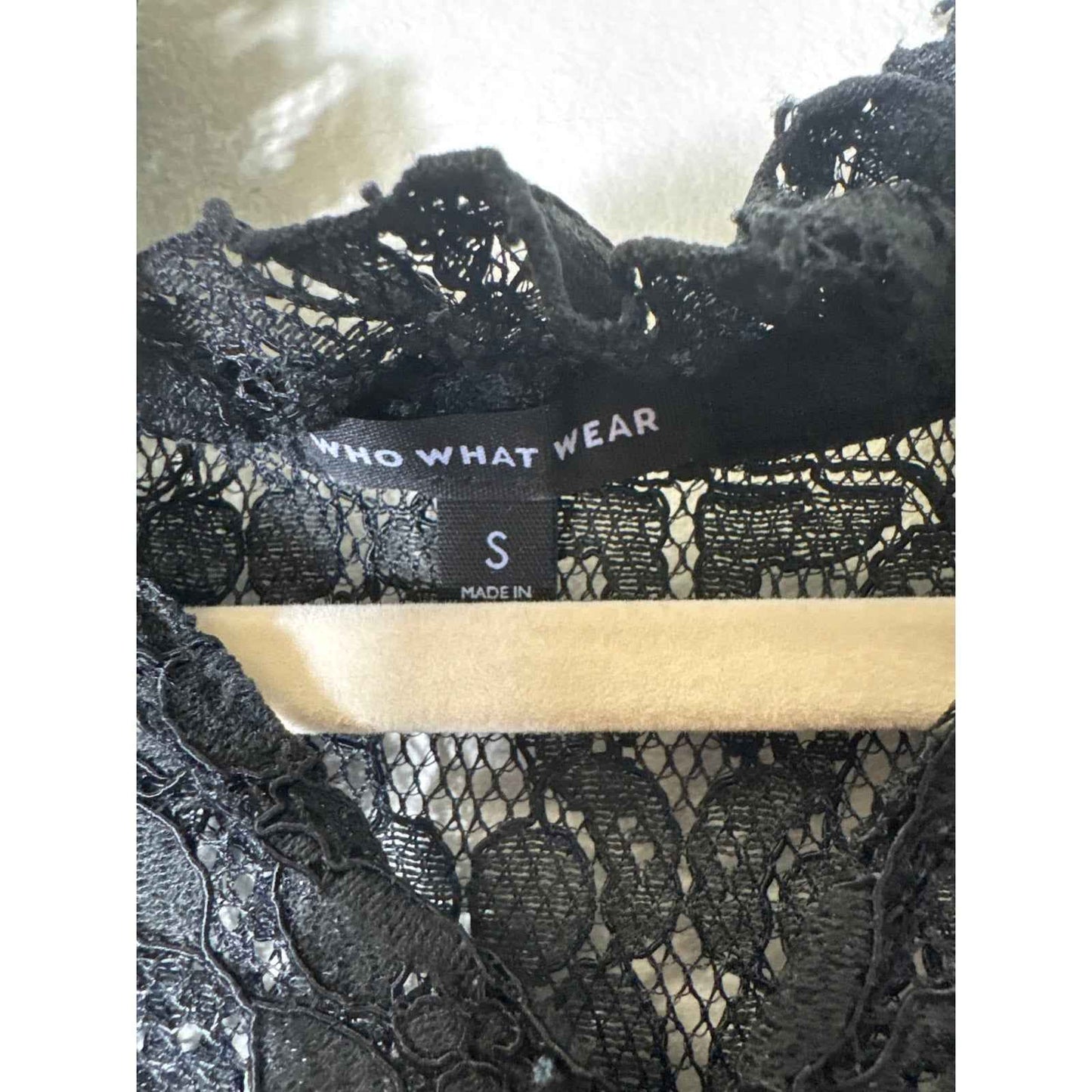 Who What Wear Black Lace Sheer Flutter Sleeve Sz S