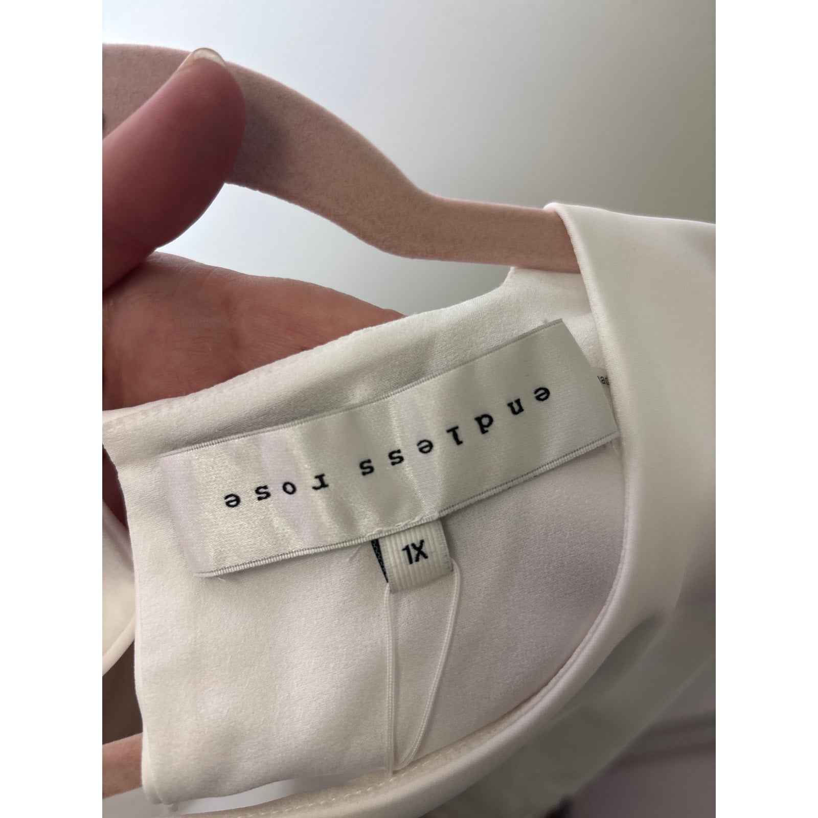 NWT Endless Rose White Feather Trim Bow Tie Top sz XL