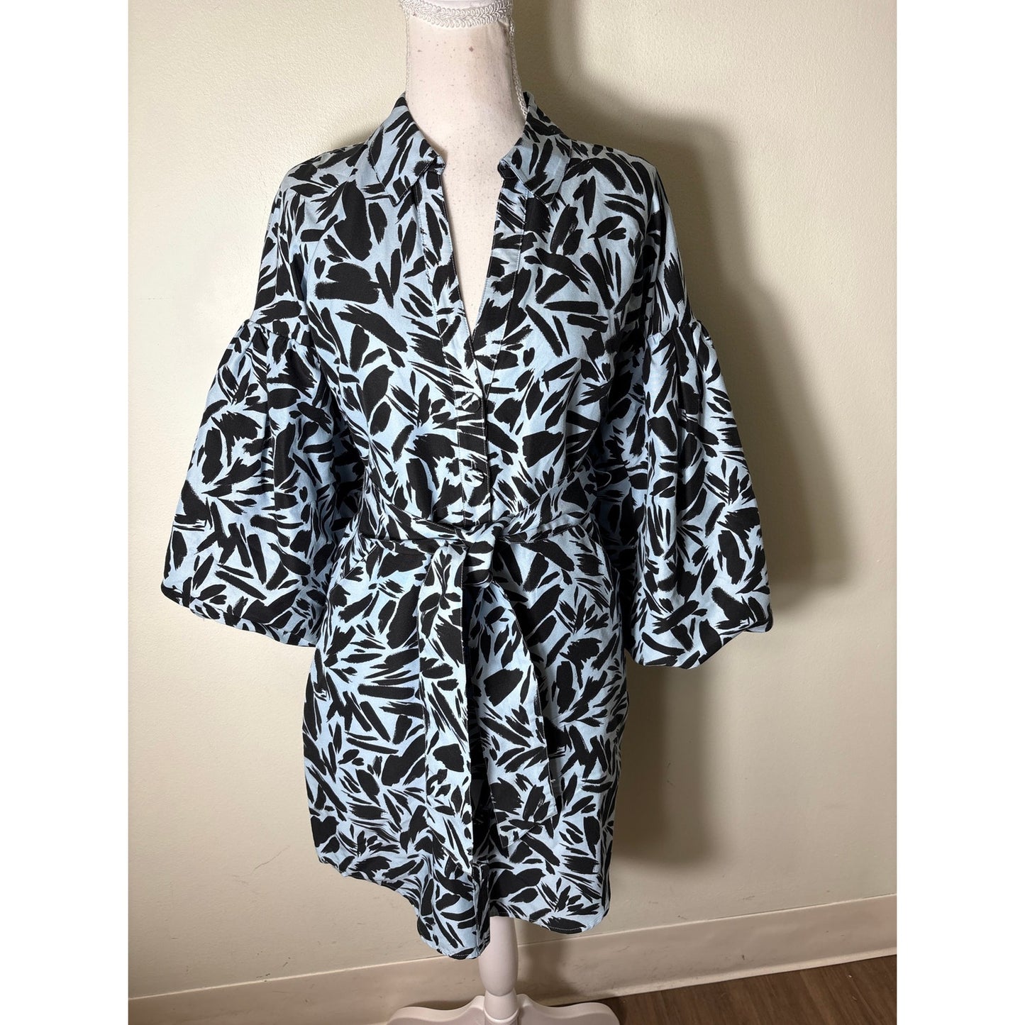 Veronica Beard Light Blue Black Long Bell Sleeve Button Dress Sz 4