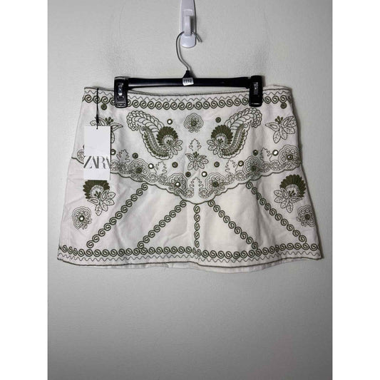 NWT Zara Sage Green and White Embroidered Mini Skirt Sz XL