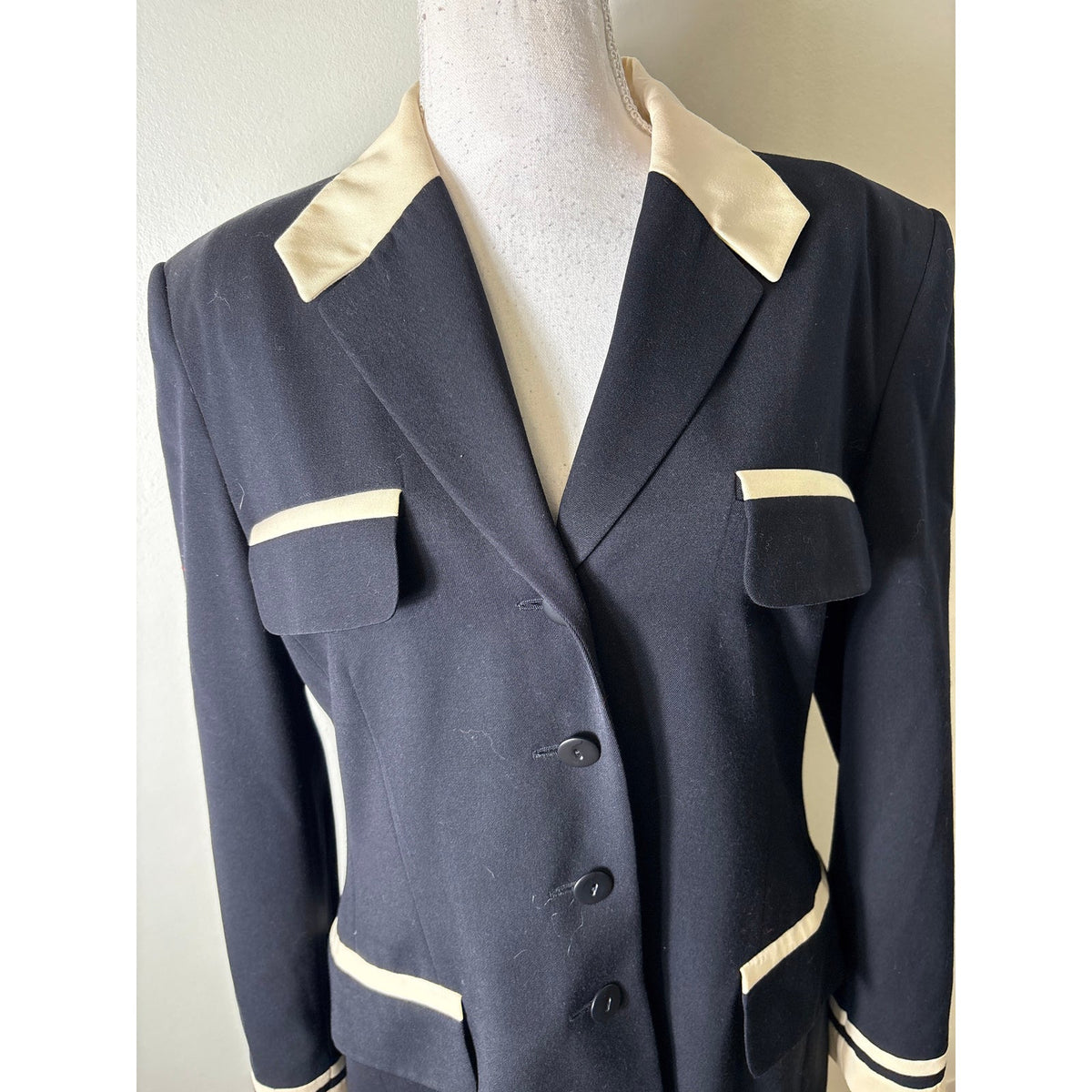 Escada Vintage Black and White Long Sleeve Midi SKirt Suit Set Sz 40