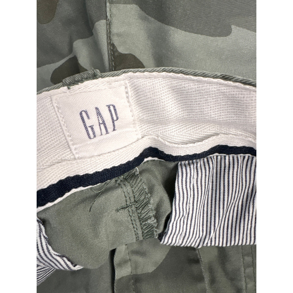 Gap Camo Girlfriend Chino shorts Sz 6