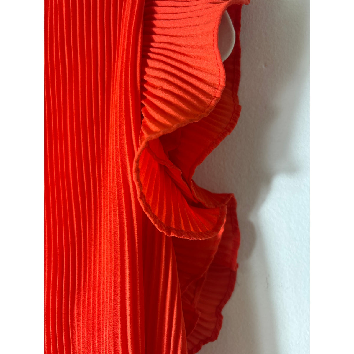 TCEC Orange Mini Pleat Flutter Sleeve Top Sz L