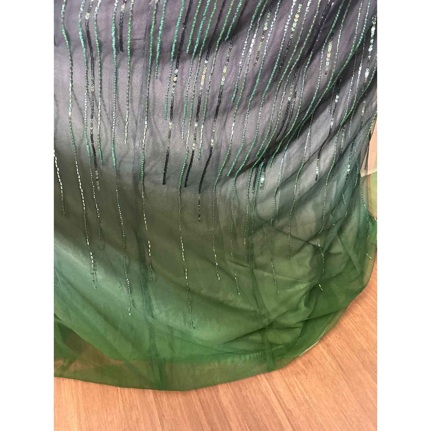 Marchesa Notte Black and Green V-Neck Floor Length Sleeveless Gown Sz 10