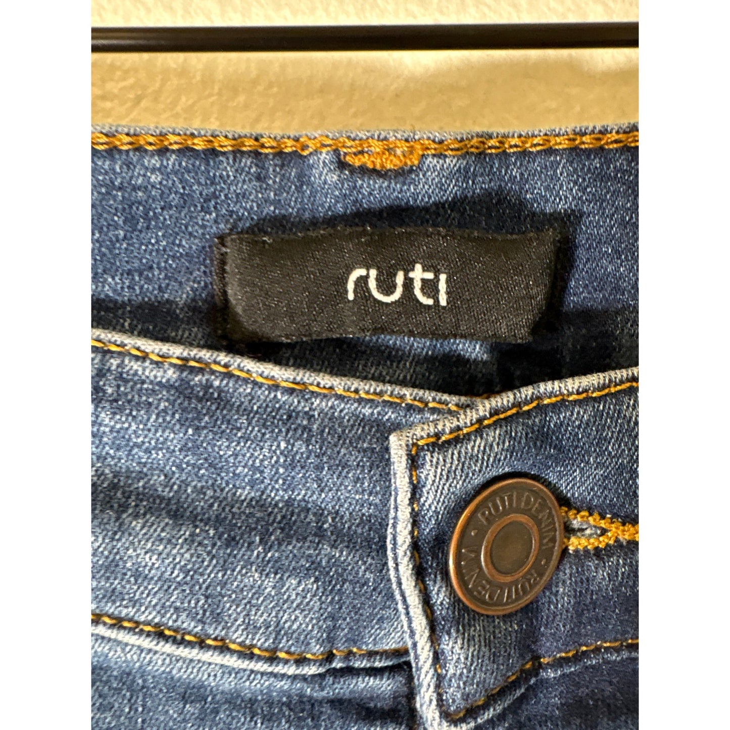 Ruti Dark Wash Barrell Jeans Sz 27
