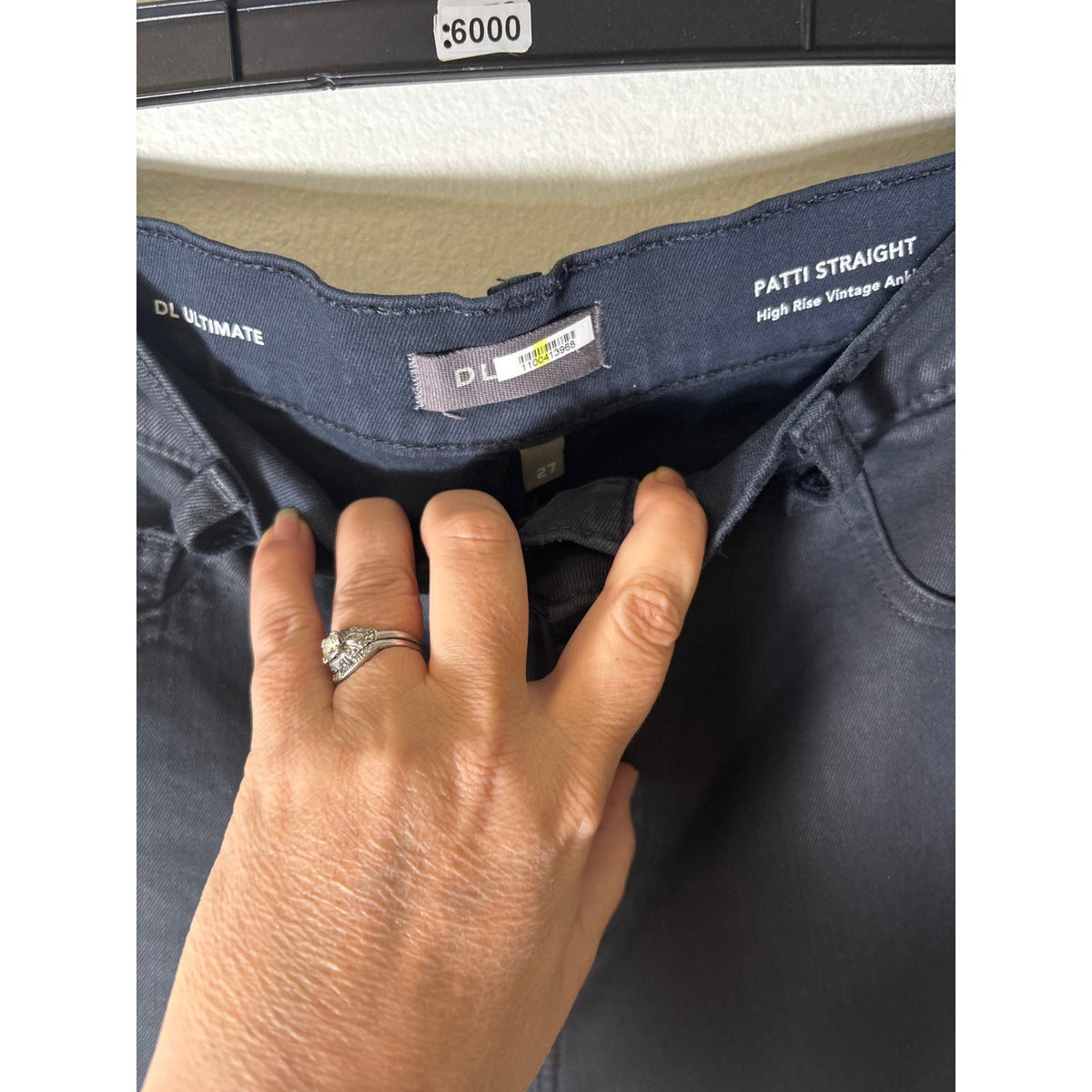 NWT DL1961 Dark Wash Straight Leg "Halle Straight" Blue Jeans Sz 27