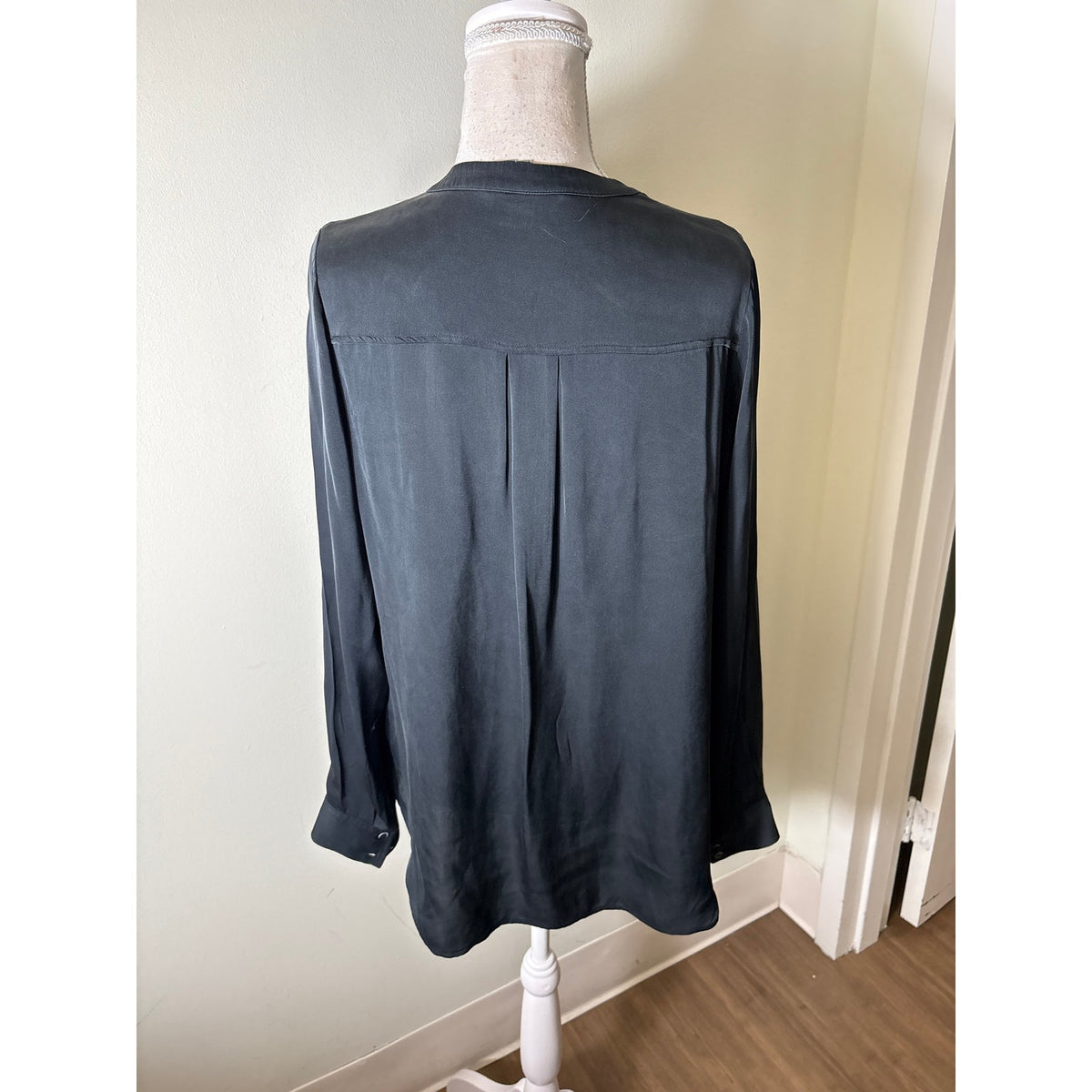 Vince Black Silk Blouse Sz 8