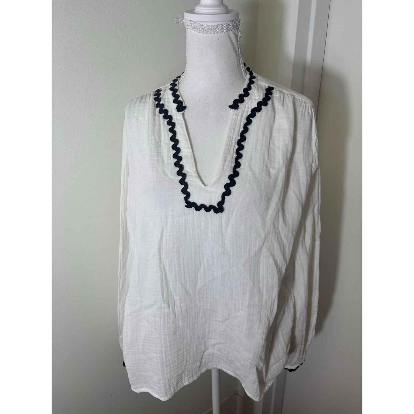 Stark White Gauze W Black Ric Rac Trim Shirt Sz L