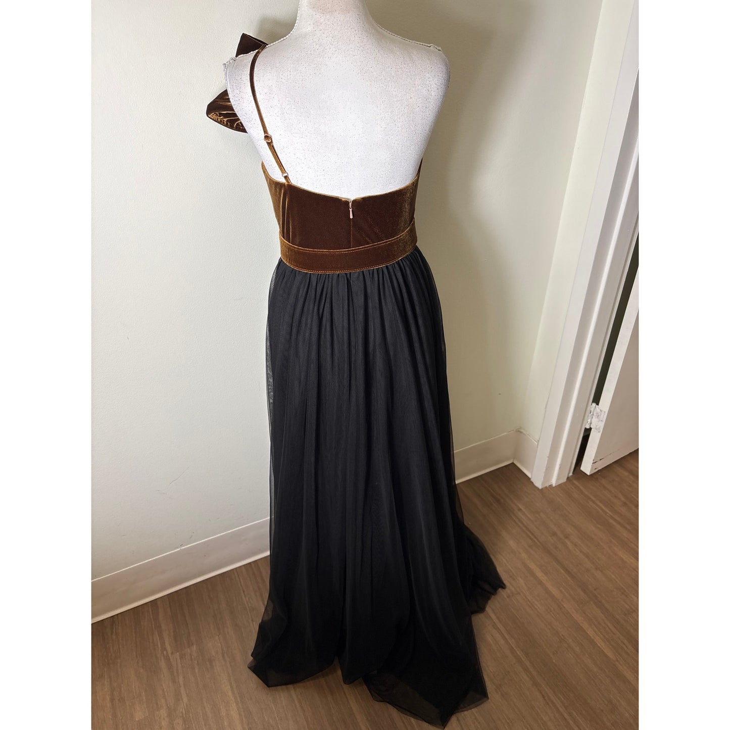 Badgley Mischka Brown Velvet Top Black Tulle Oversized Bow Evening Gown Sz 4