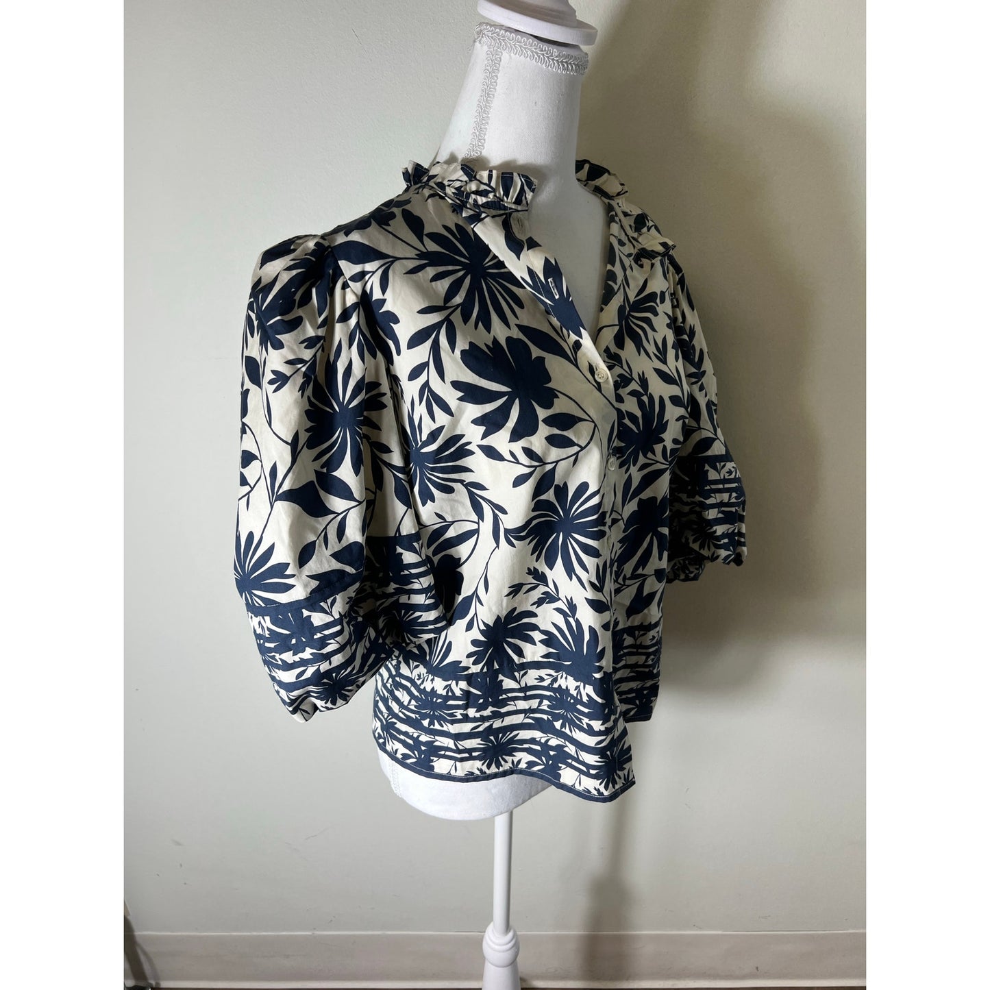 Caballero Blue & White Floral Button Up Puff Sleeve Ruffled Neck Cotton Top Sz S