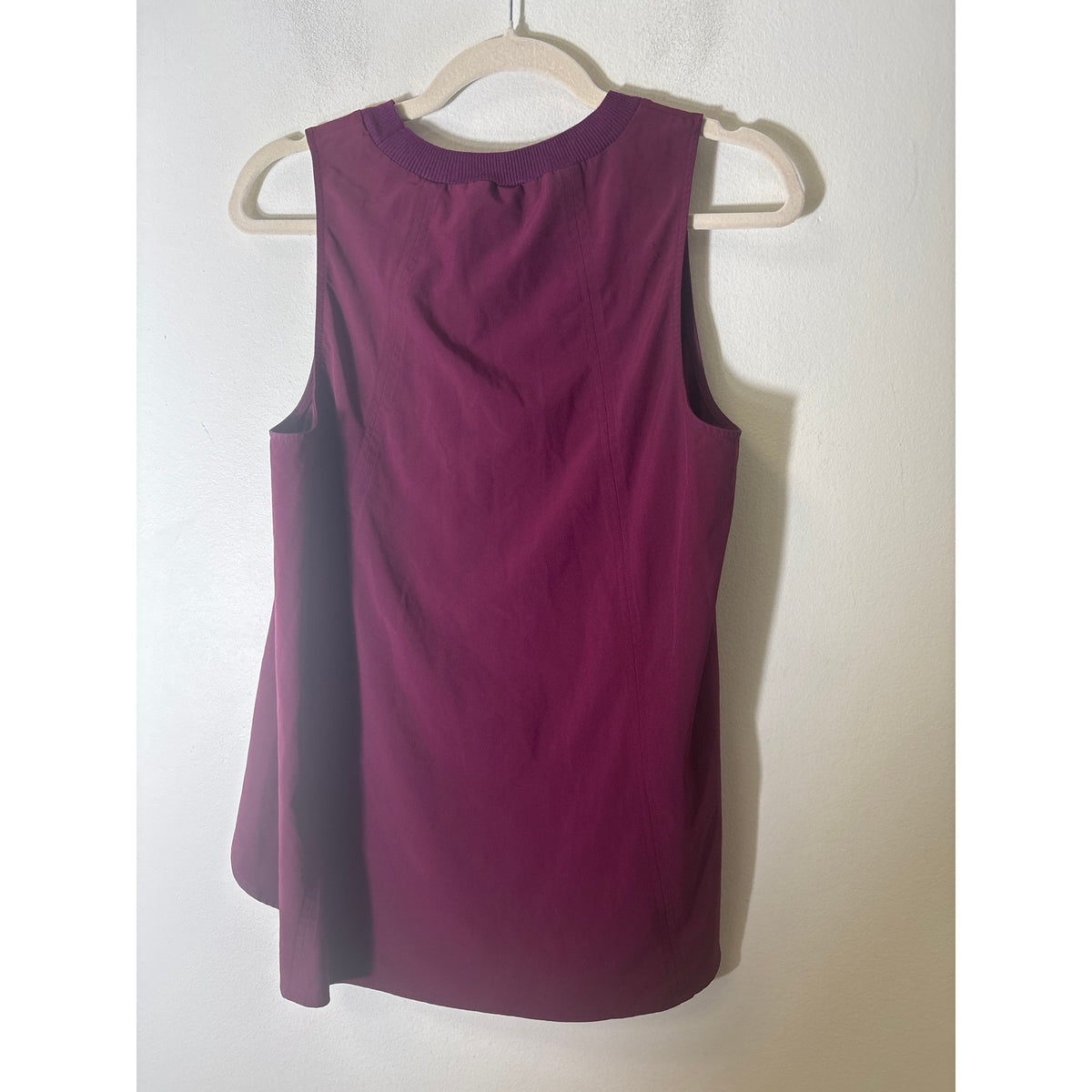 Athleta Plum Athletic Bra and Sleeveless Tank Sz M