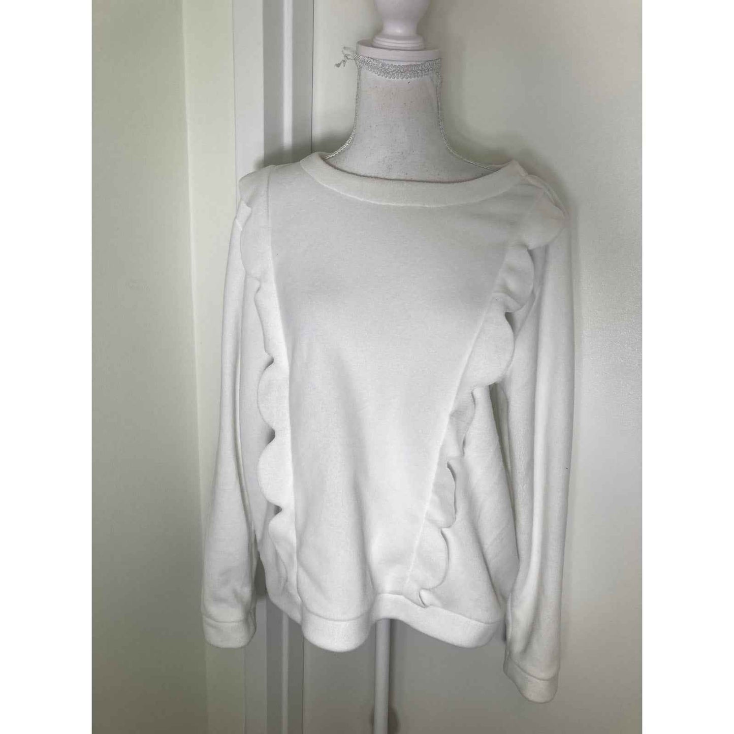 Dudley Stephens White Fleece Scallop Pullover Sz L