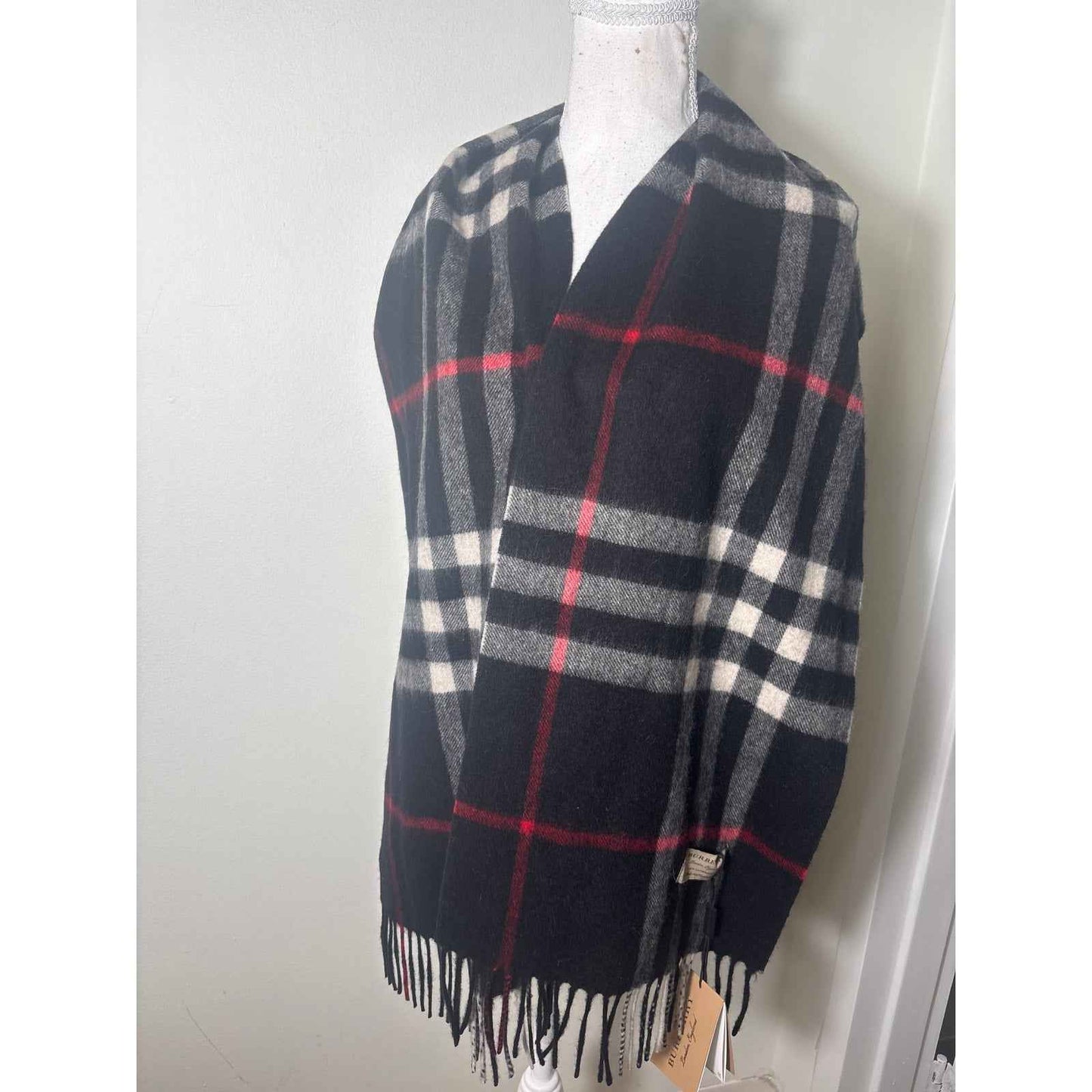 NWT Burberry Black Red Plaid Cashmere Scarf