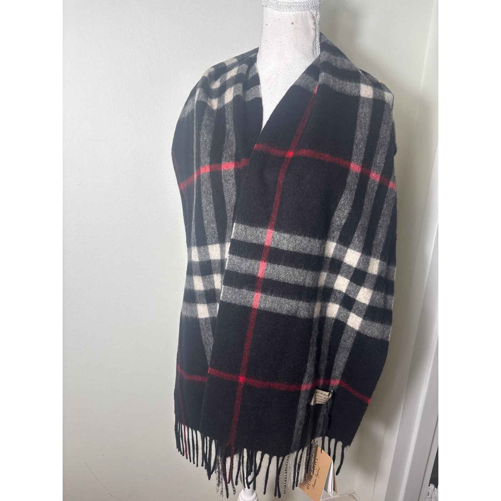 NWT Burberry Black Red Plaid Cashmere Scarf