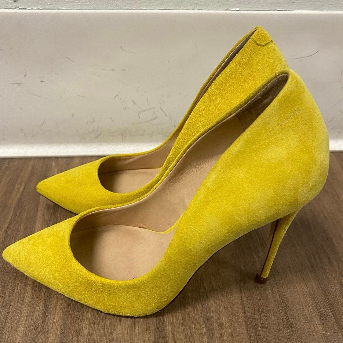 Steve Madden Yellow Suede Heels Sz 8