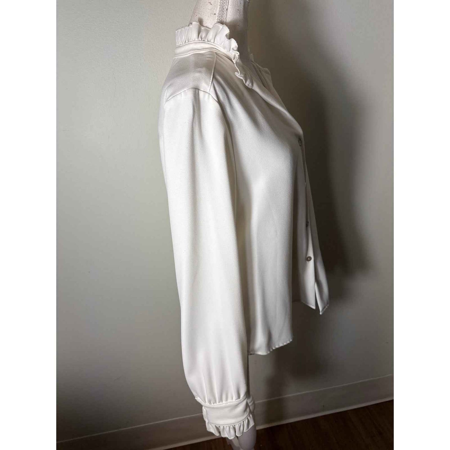 Fifteen Twenty Cream Ruffled Neck Long Sleeve Blouse Sz M