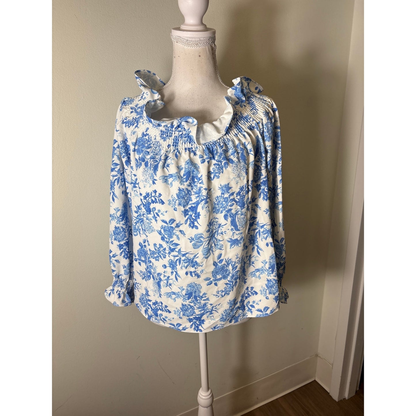 NWT Tuckernuck Blue Floral Long Sleeve Off the Shoulder Top Sz L