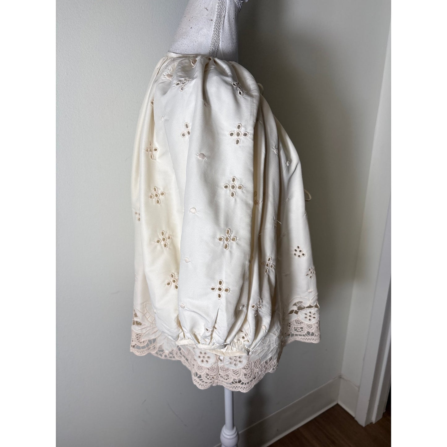 RHODE Cream Eyelet Half Puff Sleeve Open Front Top Sz L