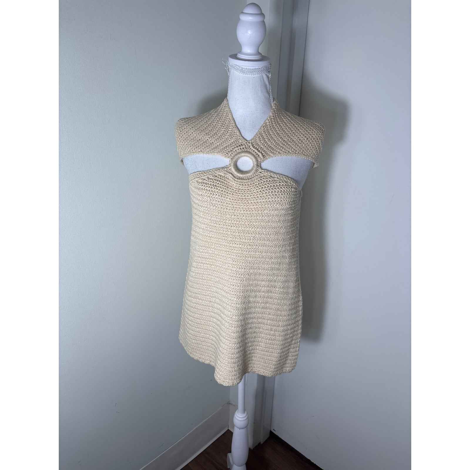 Elan Cream Crochet Halter Top Sz S