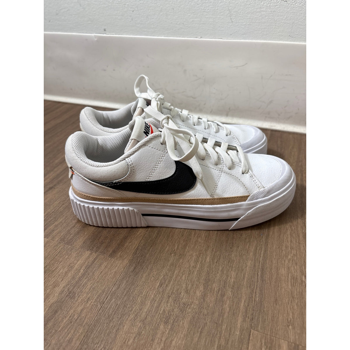 Nike White With Black Swoosh Platform Tennis Shoes Sz 8