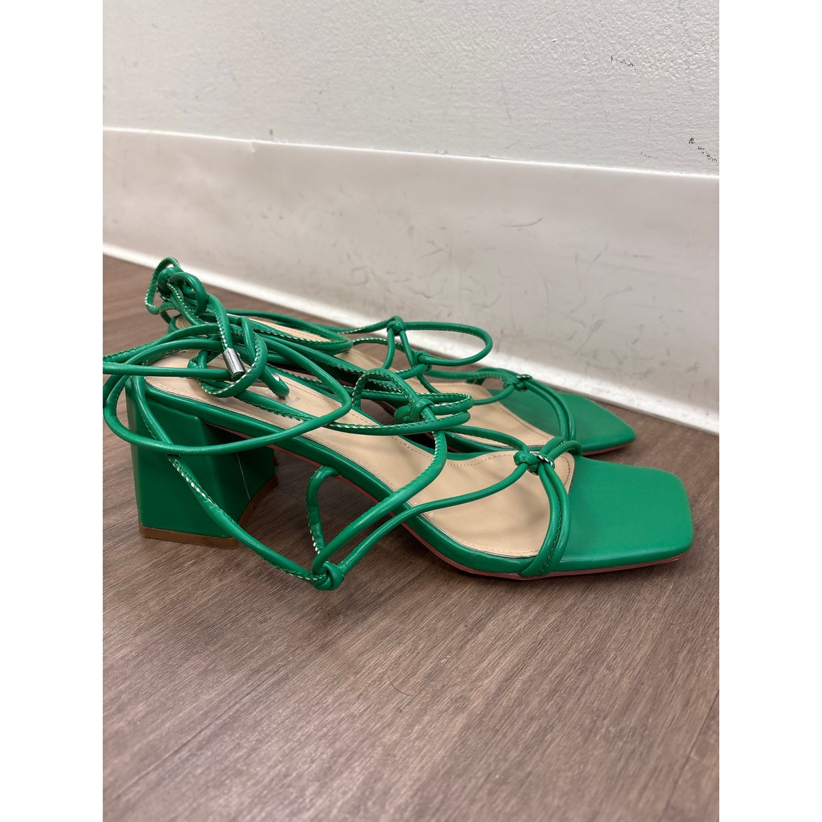 Vivian Green Lace Up Block Heels Sz 10
