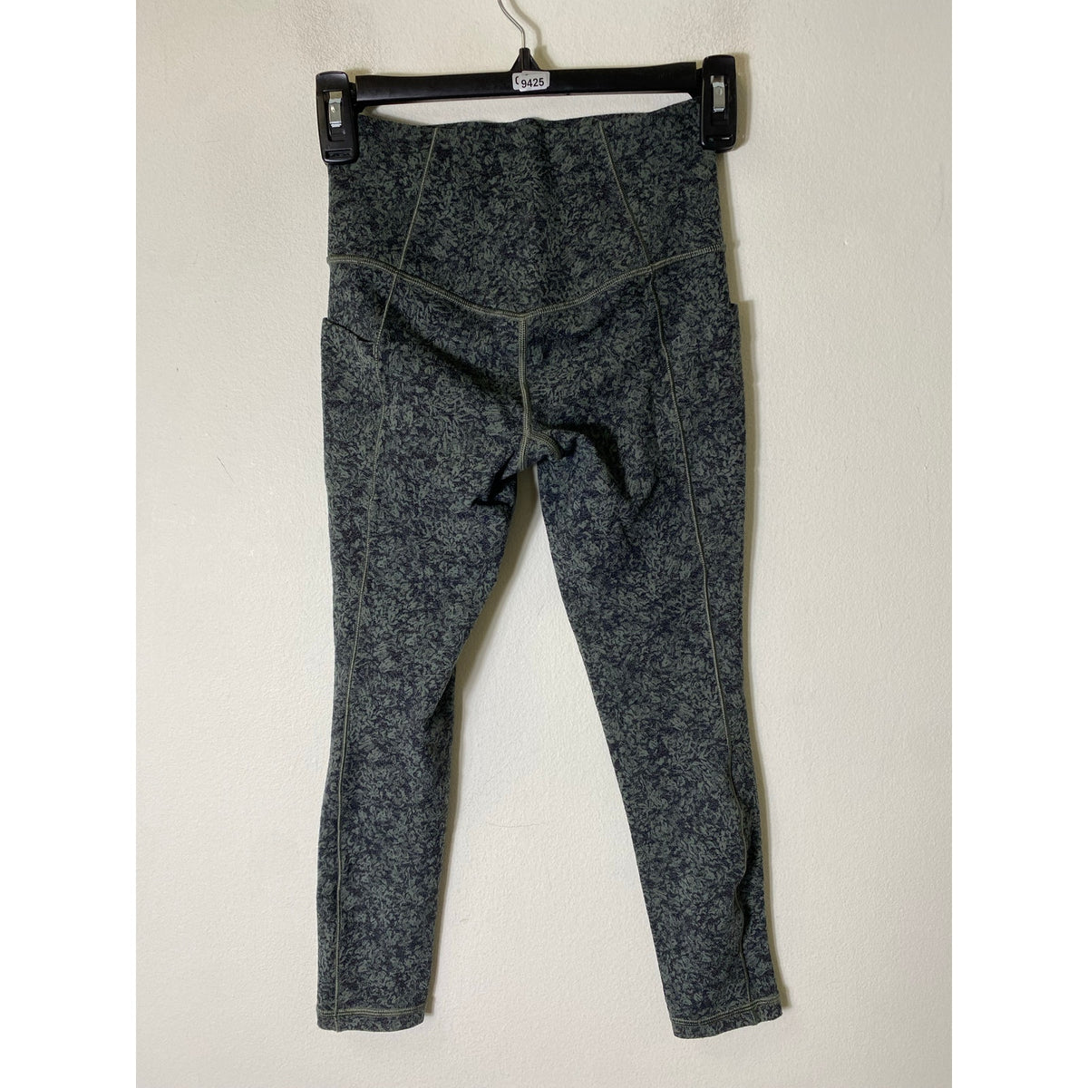 Athleta Black Green Print Cropped Leggins Sz XXS