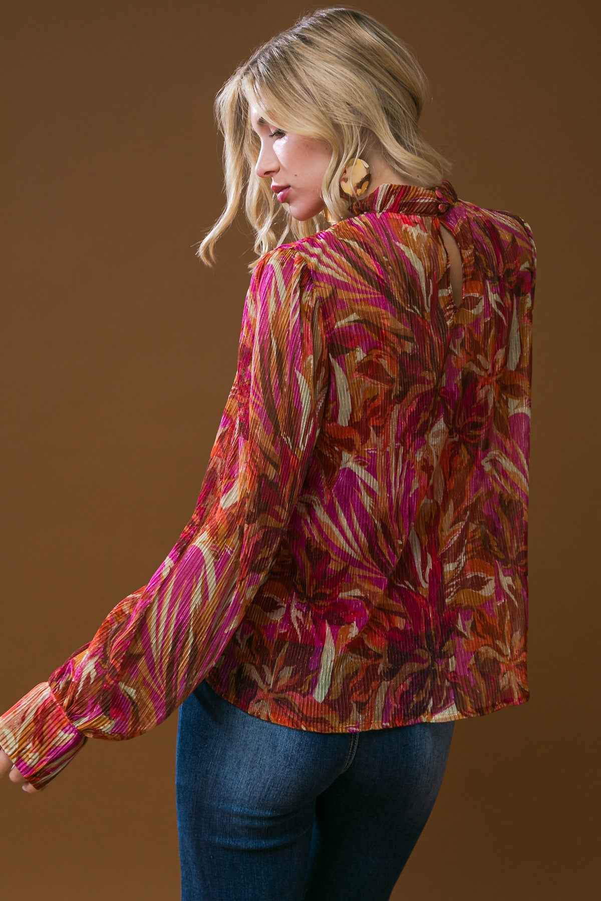 CRUSHING ON YOU WOVEN TOP