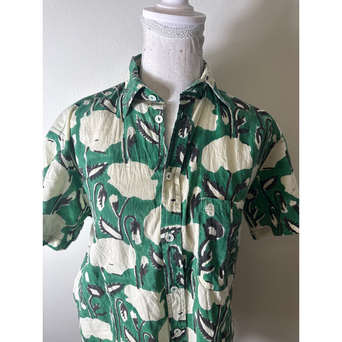 V.DE.VINSTER Green and White Cotton Print Short Sleeve Shirt Sz S