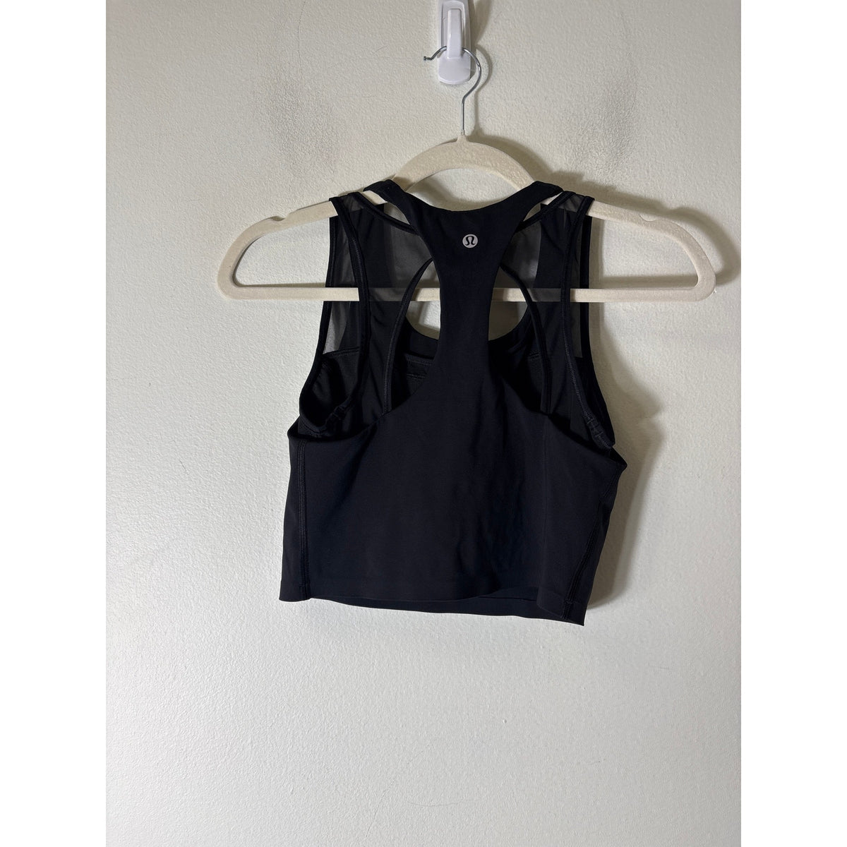 Lululemon Black Cropped Athletic Top with Built in Bra Sz S