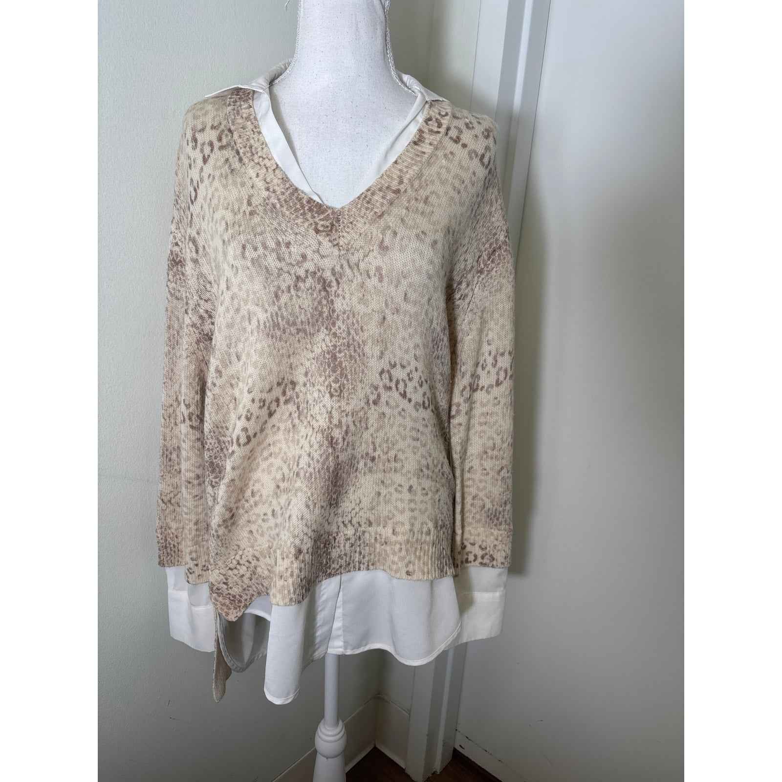 Brochu Walker Tan Animal Print Layered Long Sleeve Sweater Sz S