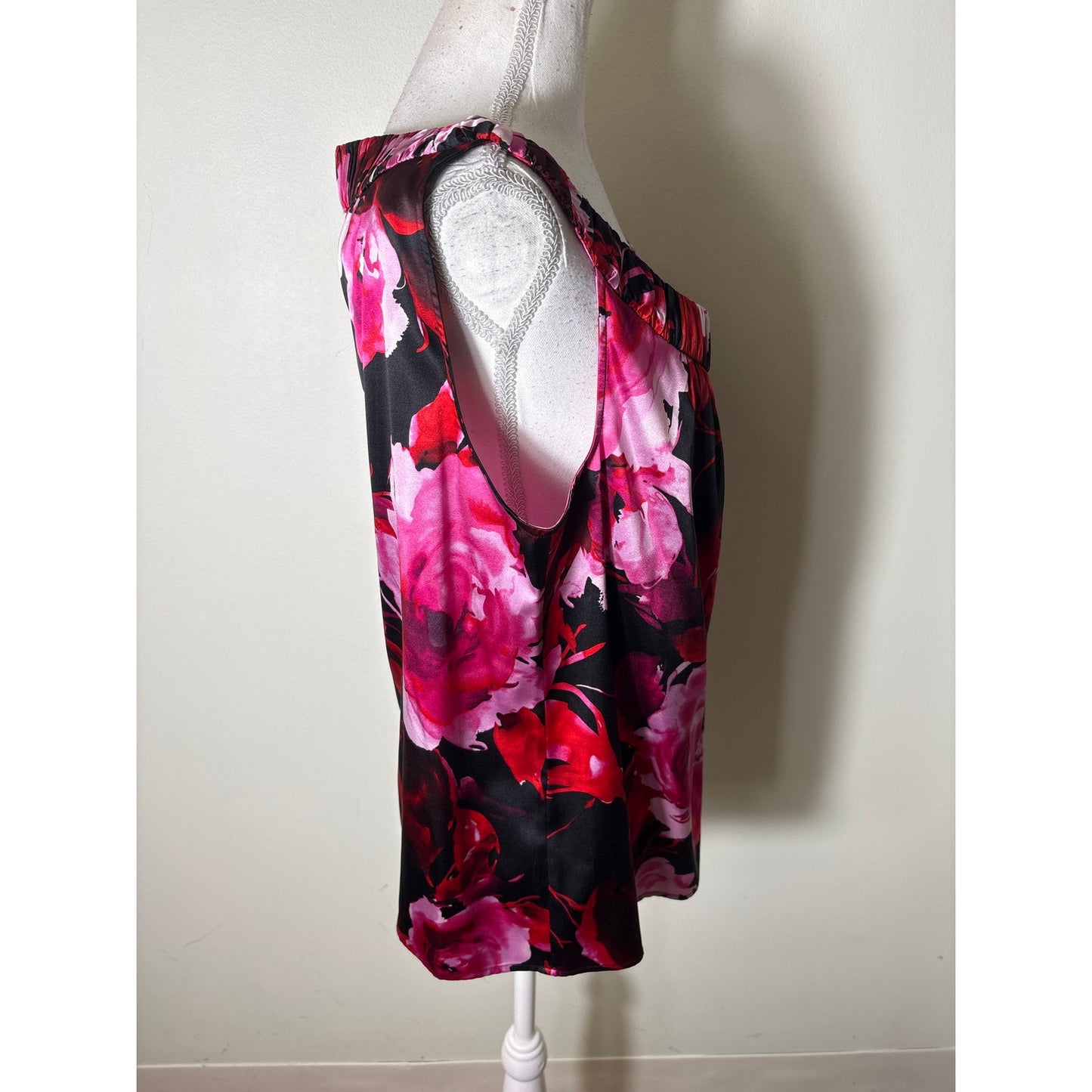 St. John Black Rose Theme Silk Top with Matching Scarf Sz L