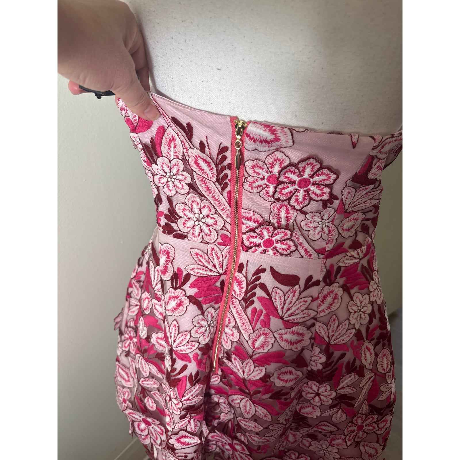 NWT Elliatt Roseate Mini Dress Sz M