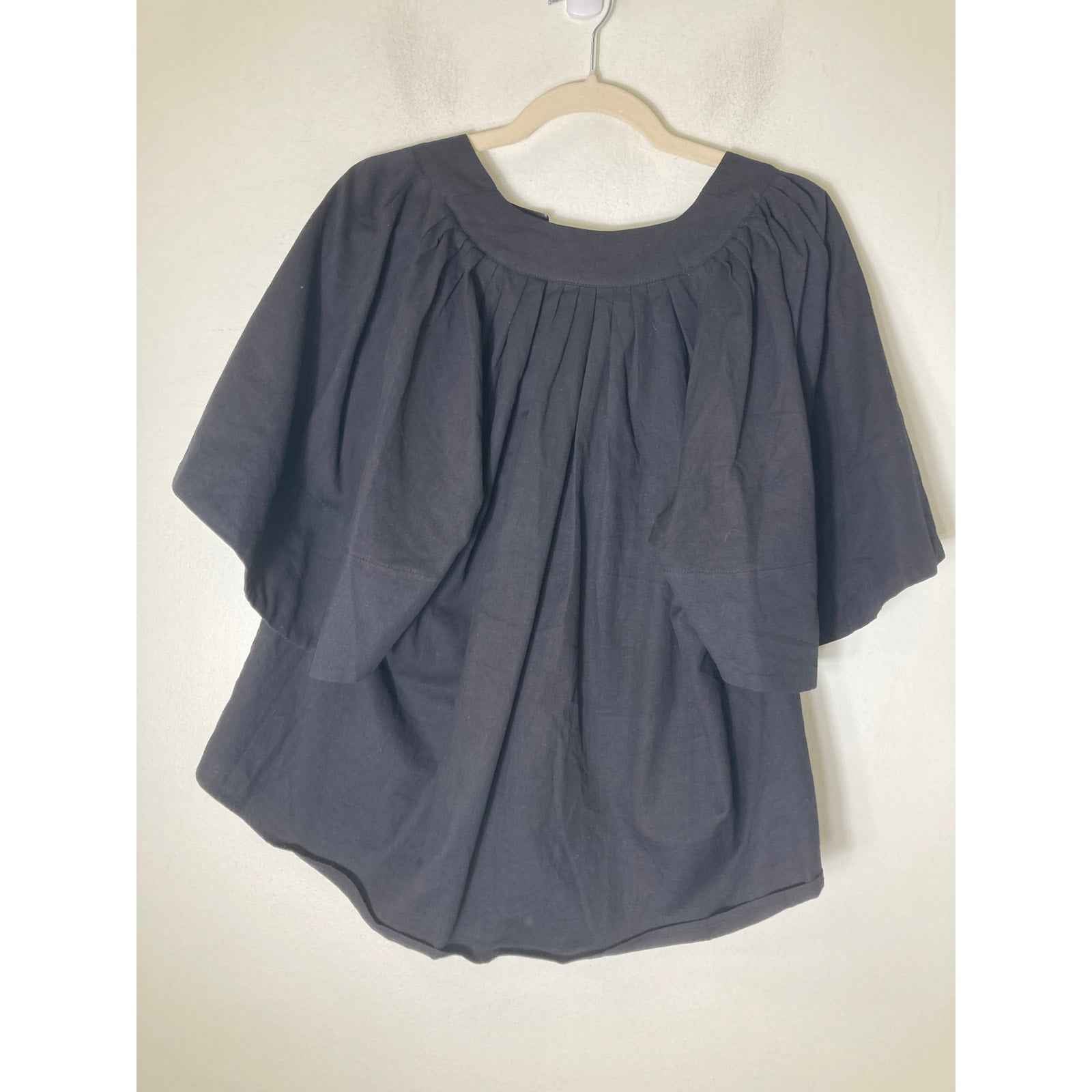 Pomander Place Black Tunic Flutter Sleeve Top Sz M