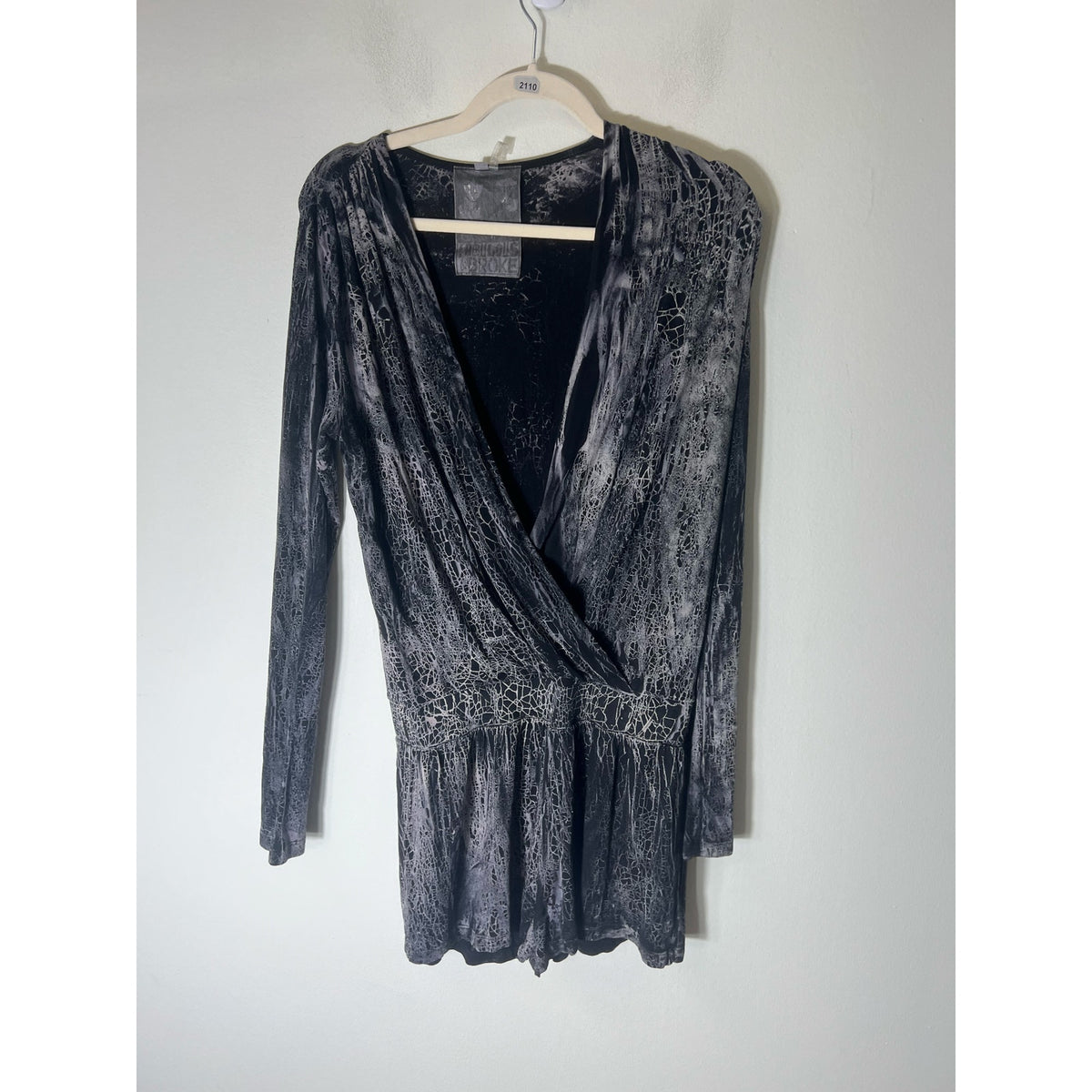 Young Fabulous and Broke Black White Print Long Sleeve Romper Sz s