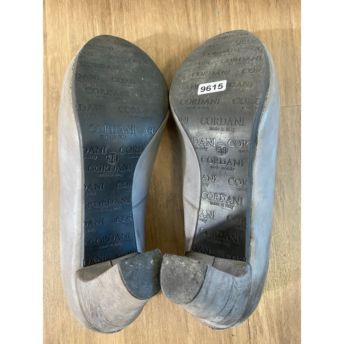 Cordani Gray Leather Platform Heel Sz 38.5