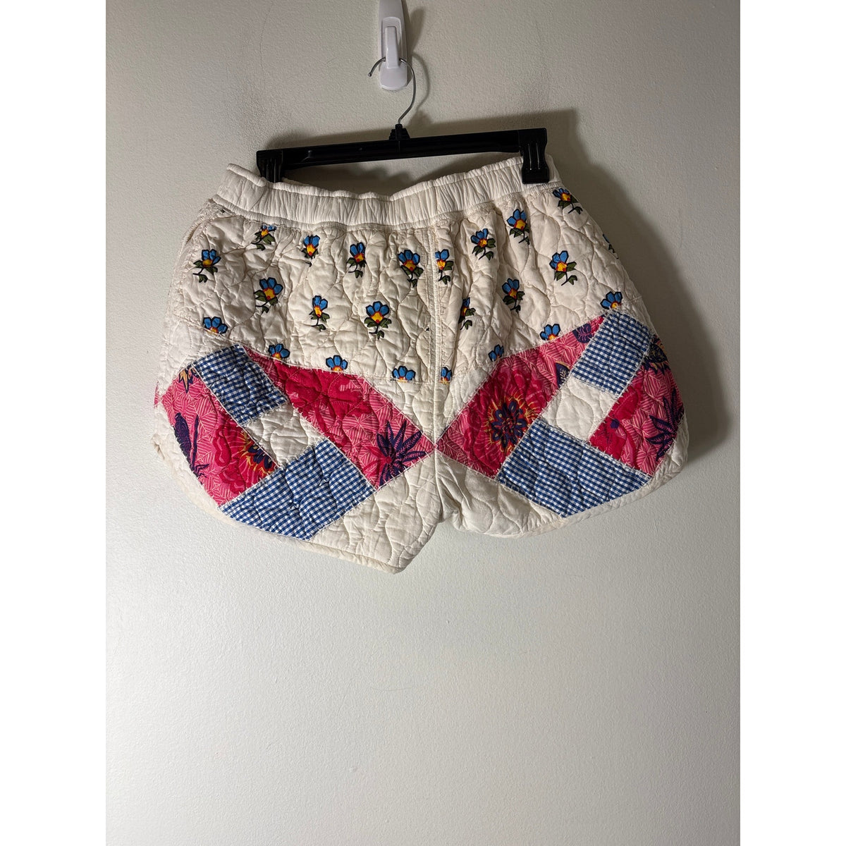 RHODE White Quilted Floral Short Shorts Sz L