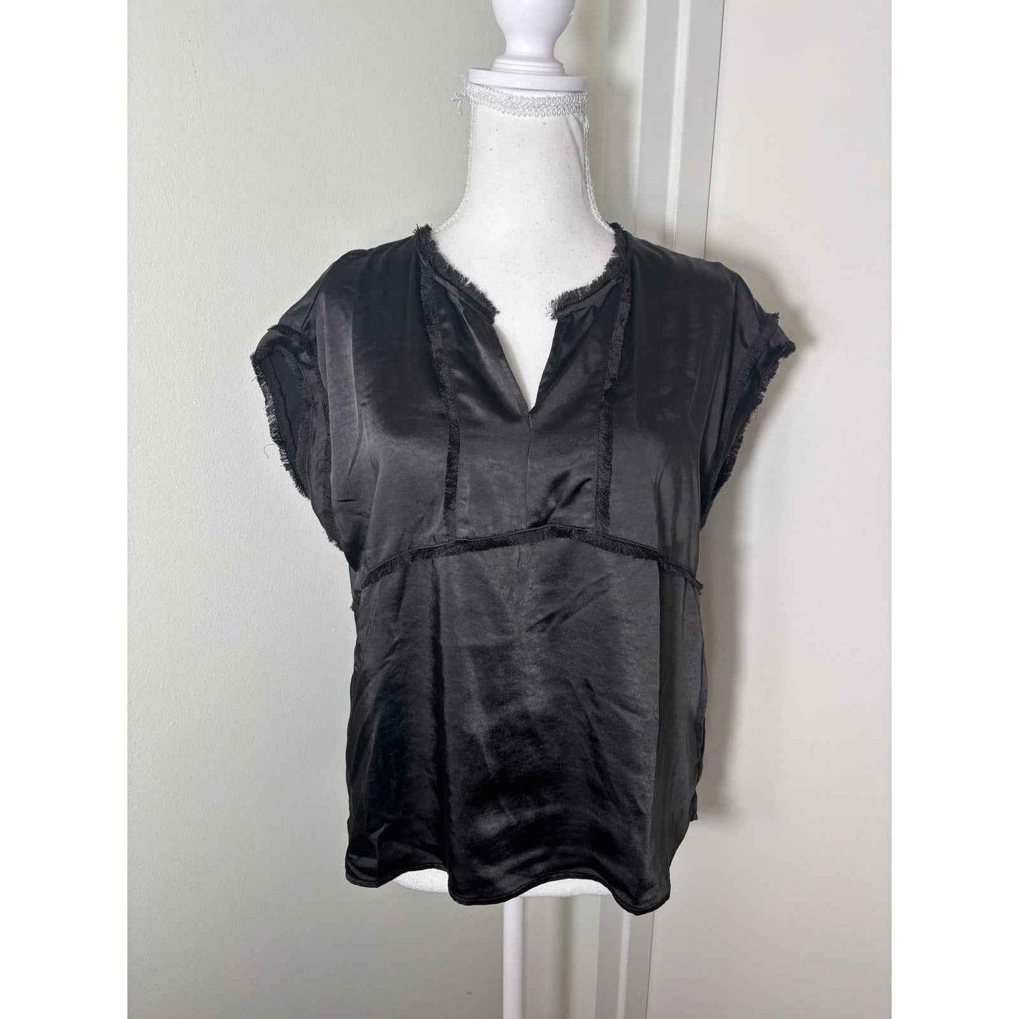 Melissa Nepton Black Sleeveless V-Neck Shirt Sz M