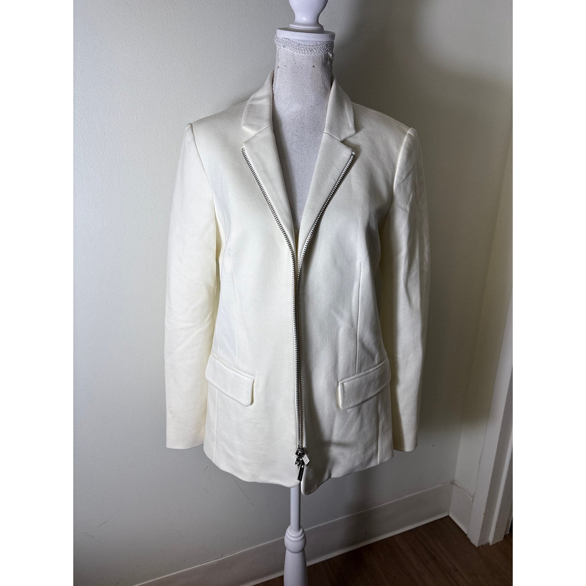 Tahari Off White Zip Up Blazer Sz 8