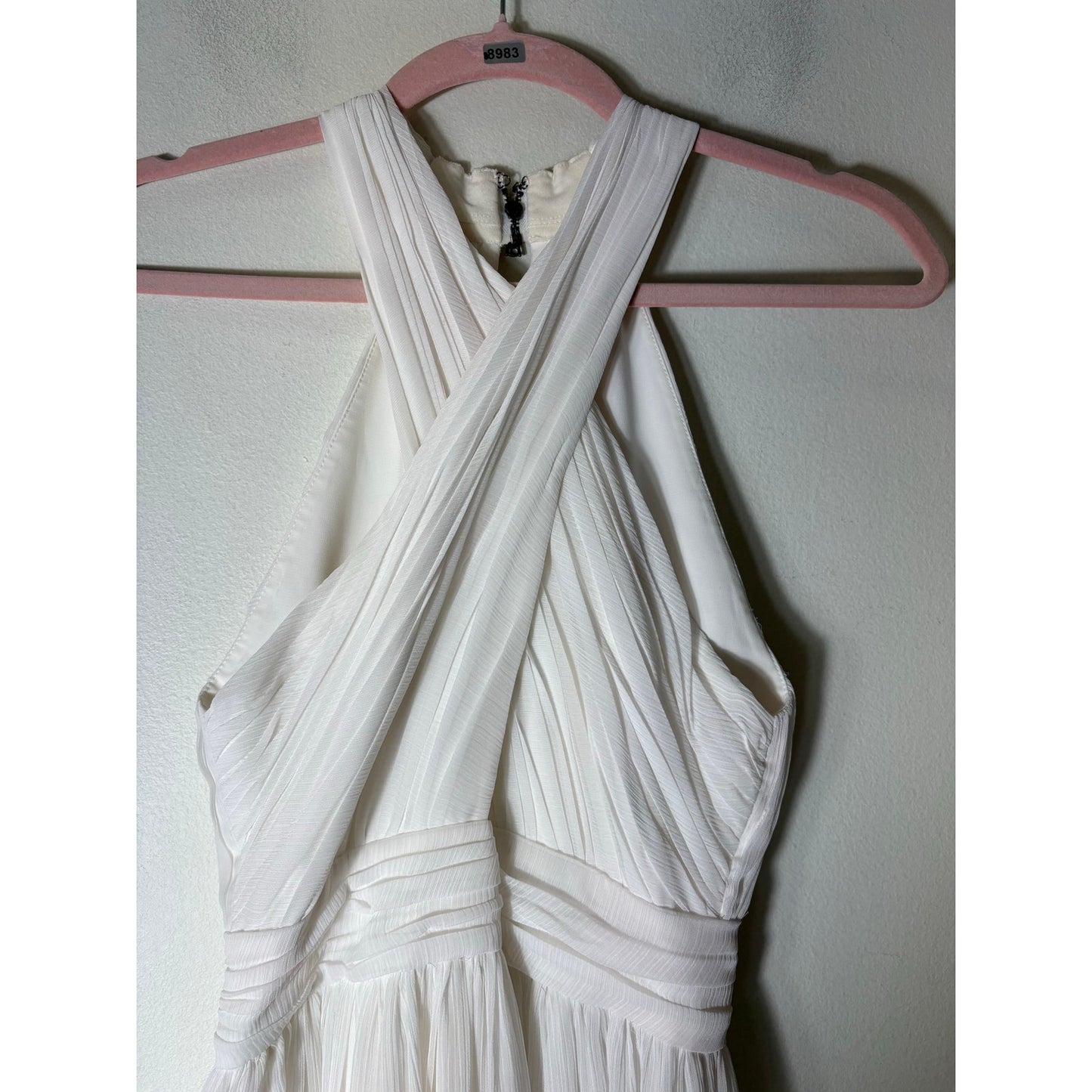 Alice + Olivia White Halter Style Flowy Backless Evening Gown Sz 2