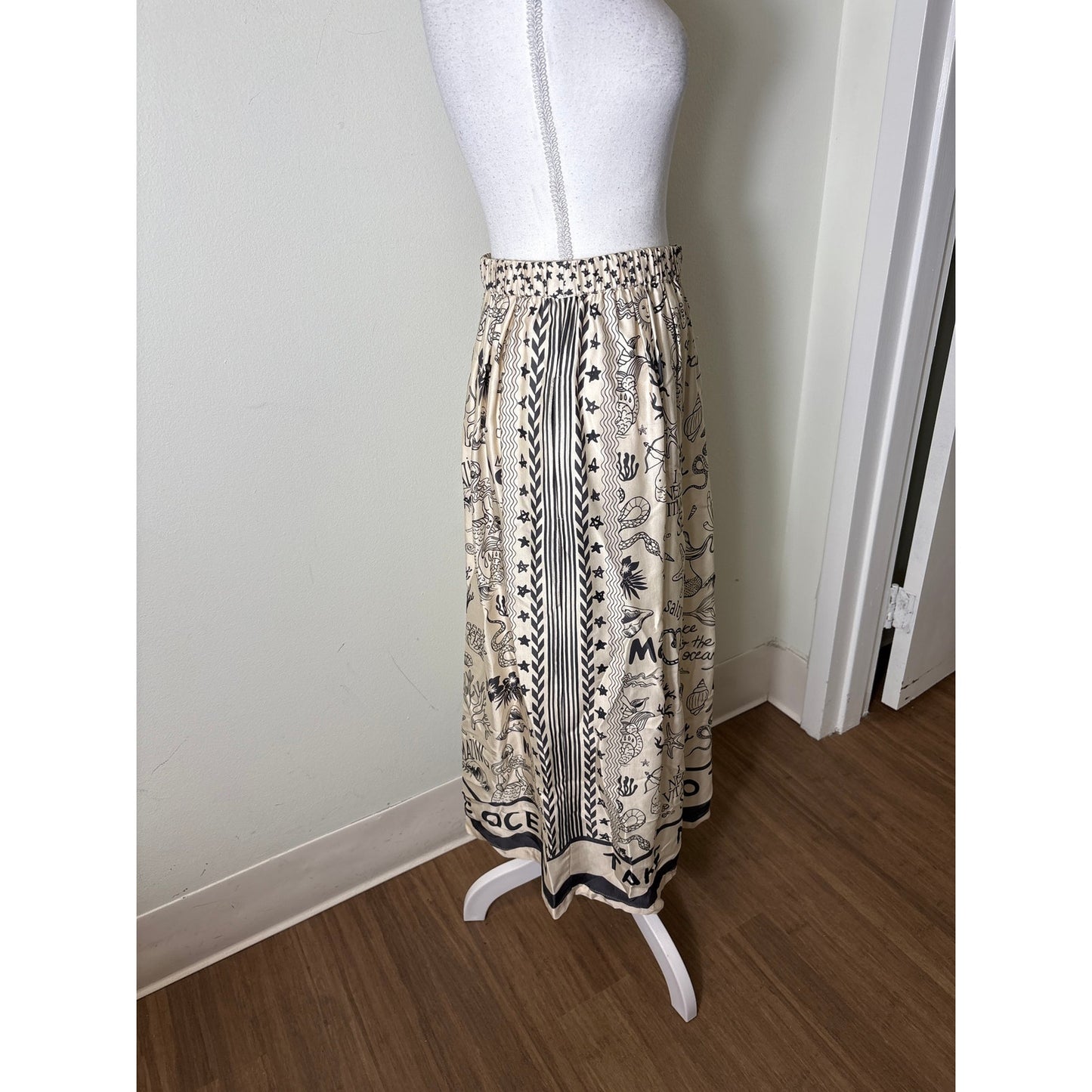 Me369 Off White Black Ocean Themed Midi Skirt Sz XS