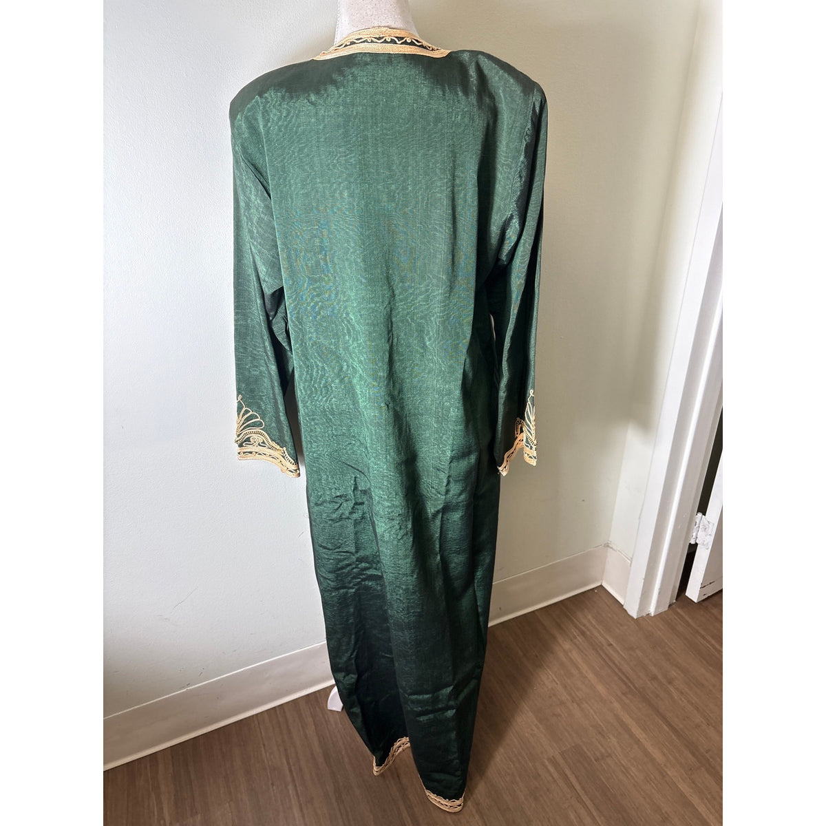 No Brand Green And Tan Embroidered Kimono Sz (FITS LIKE) M