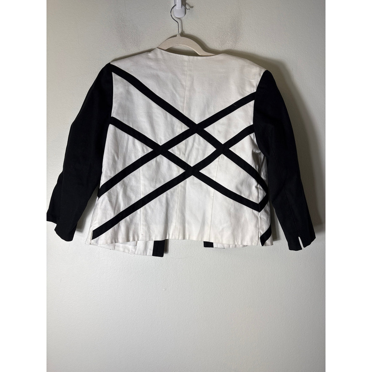 Ivy Chic Black and White jacket Sz 8